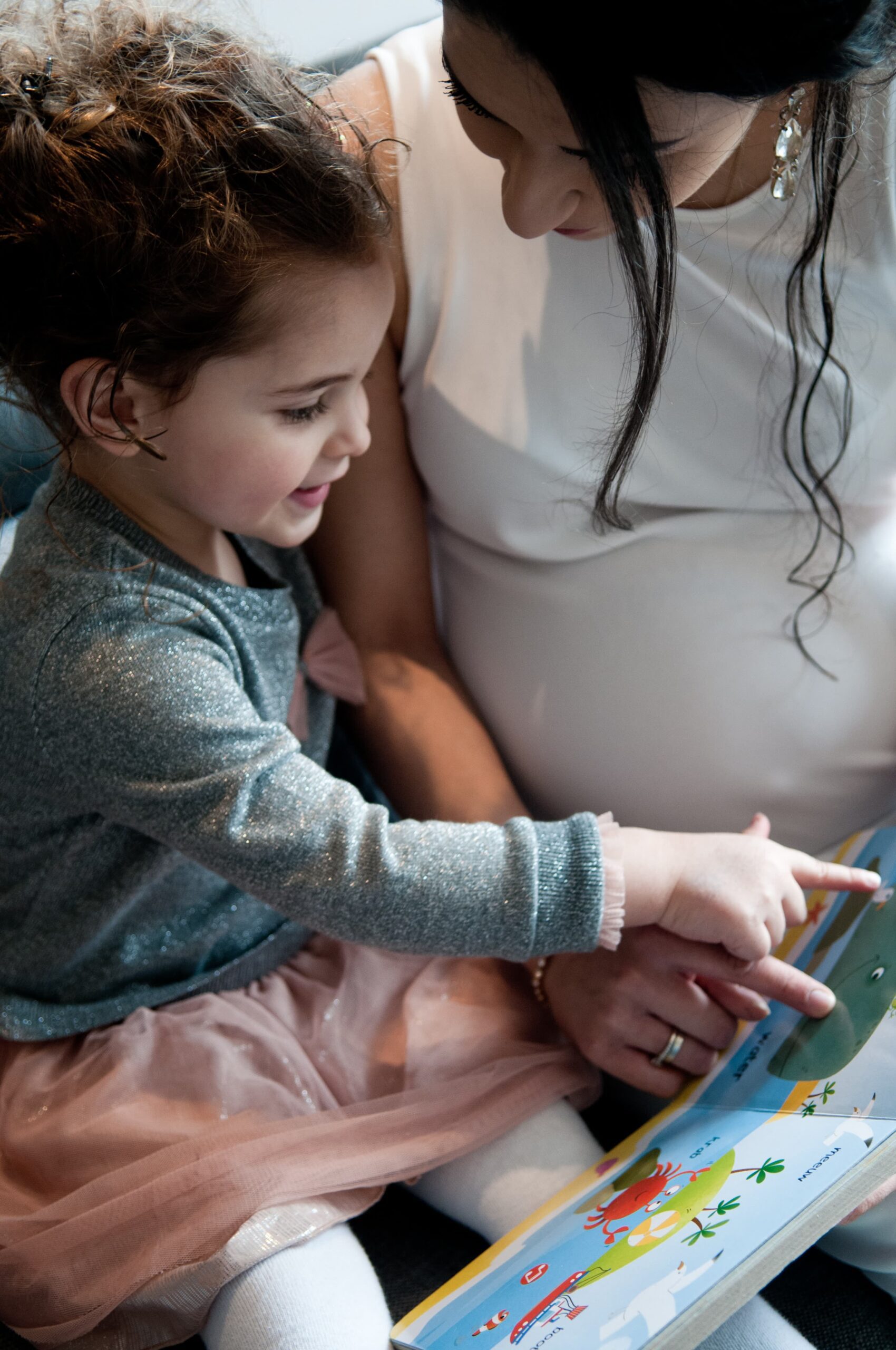 Lees meer over het artikel Lifestyle zwangerschapssessie met soon-to-be grote zus!