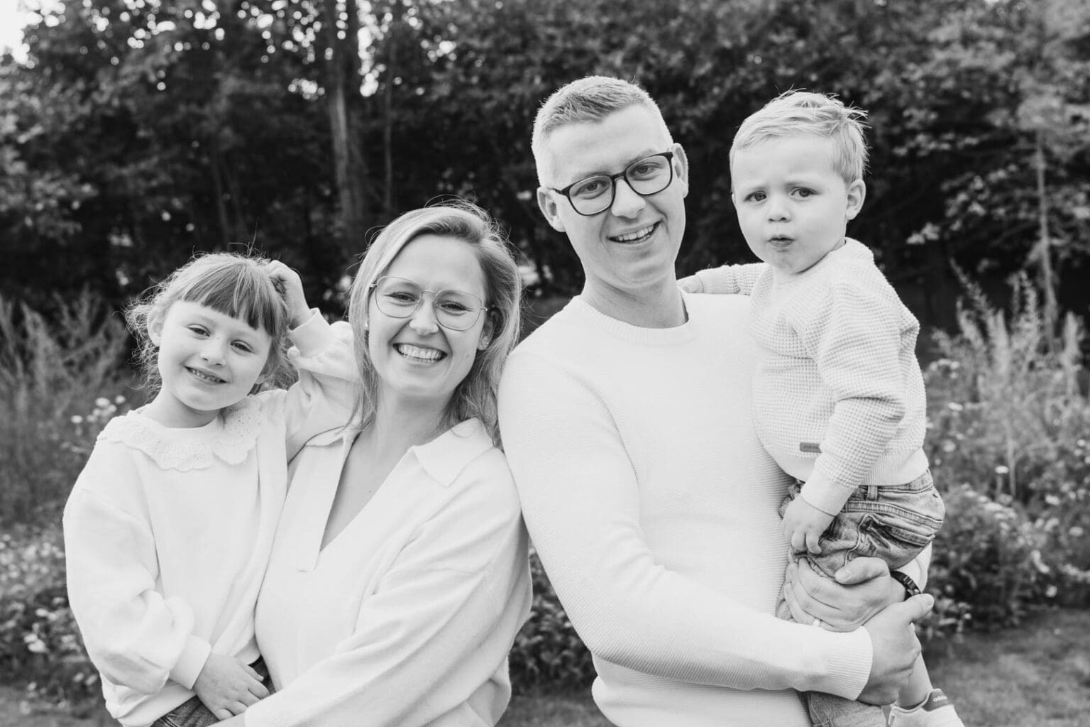 Familiefotosessie An Van de Wal LumierePhotography portretfotograaf Antwerpen Zurenborg verschillende generaties