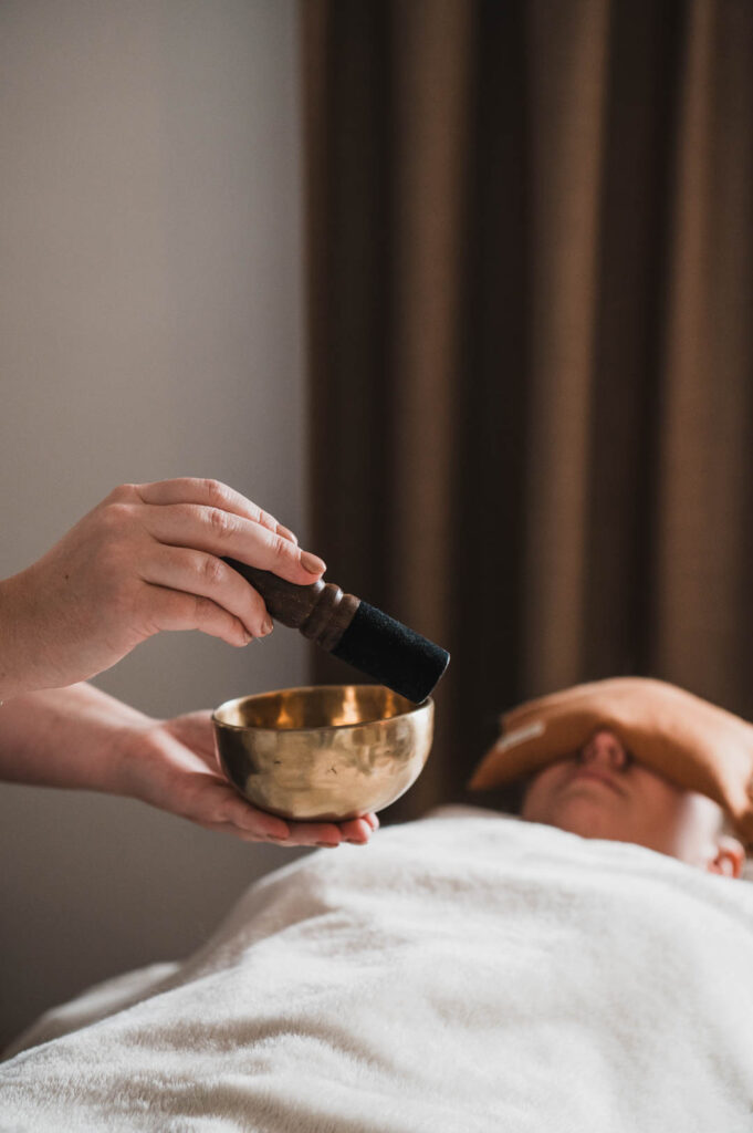 Detail van Silke tijdens haar Reiki sessie